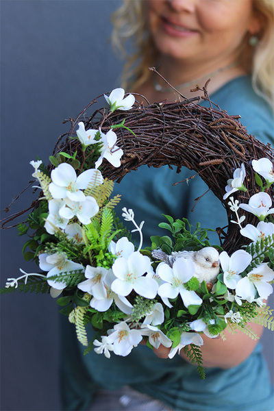 Florena Bird White, wianek dekoracyjny z ptaszkiem