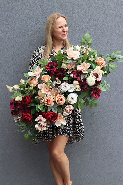 Filharmonica Opera, elegancka kompozycja kwiatowa