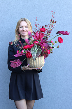 Bordona Krolewska A, nowoczesna kompozycja kwiatowa, wym.46x55x32cm