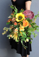 Miodowe Lata 2, bukiet nagrobny we wkładzie, dł.59cm