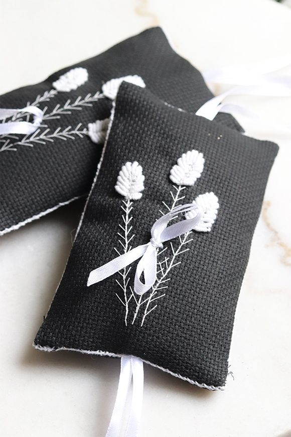 Lavendera Black, saszetka zapachowa z lawendą, wym.12x8cm