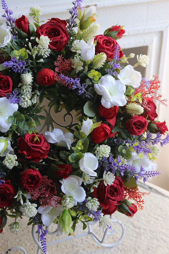 Czerwień na Wiosnę, wianek na drzwi