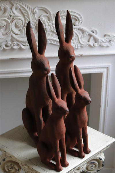 Corteno, zajączek wielkanocny figurka