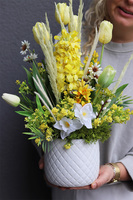 Żółta Medina, kompozycja wielkanocna w naczyniu