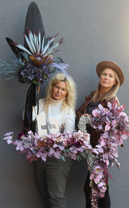 Mortario Cross, dekoracja nagrobna z drewnianym krzyżem