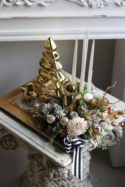 Golden Trees, adwentowy stroik ze świecami na tacce