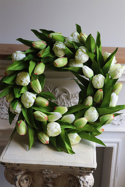 wiosenny wianek Tulipanowy Biel, śr.47cm