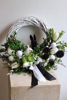 Wielkanocna 2 Aura, wielkanocny wianek na drzwi z zającem