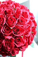 box na prezent Jubileo 60 Róż, w wybranym kolorze kwiatów i pudełka