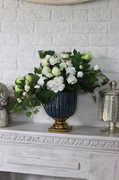 Bluenolli, kompozycja kwiatowa w pucharze, wys.44cm