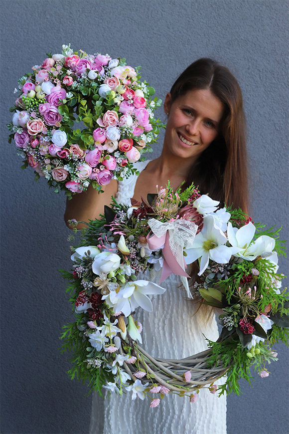 Klementina, wianek dekoracyjny z magnolią, śr.43cm