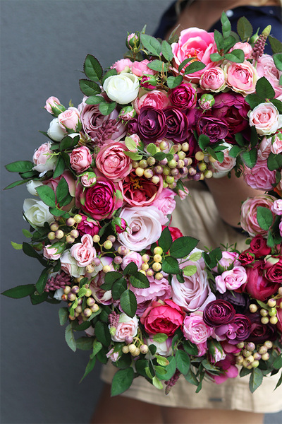 Very Berry, kwiatowy wianek na drzwi