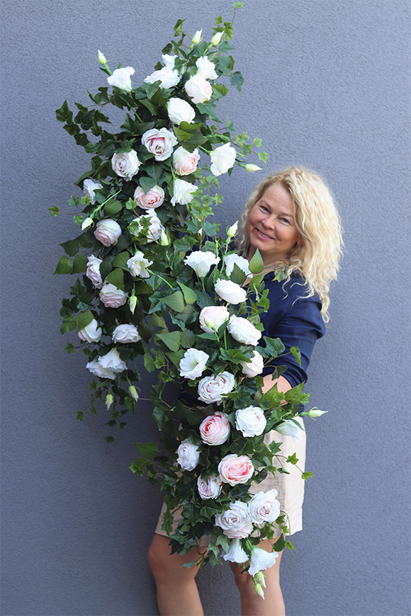 Simple Beauty, dekoracyjna girlanda kwiatowa