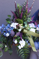 Niebieska Redrea, dekoracja nagrobna z zajączkiem