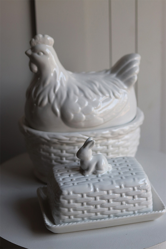 Easter Cottage, maselnica ceramiczna z zajączkiem