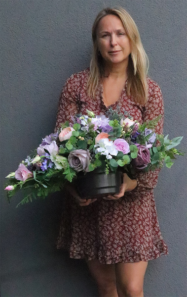 Violet Herrera, kompozycja nagrobna w misie