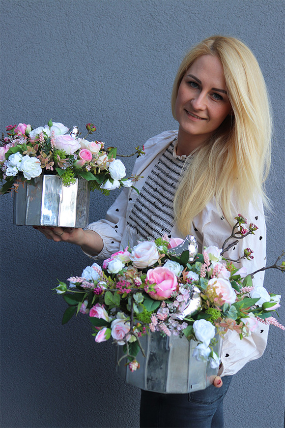 kompozycja kwiatowa w srebrnym pucharze, Silver Pinko Pear, wym.32x50cm 