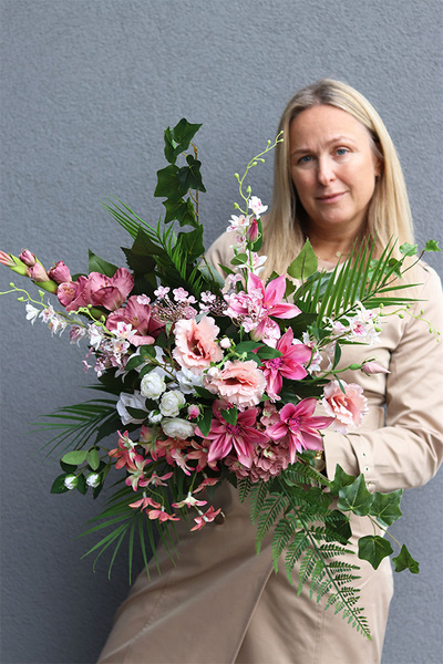 Nerietta, bukiet nagrobny we wkładzie