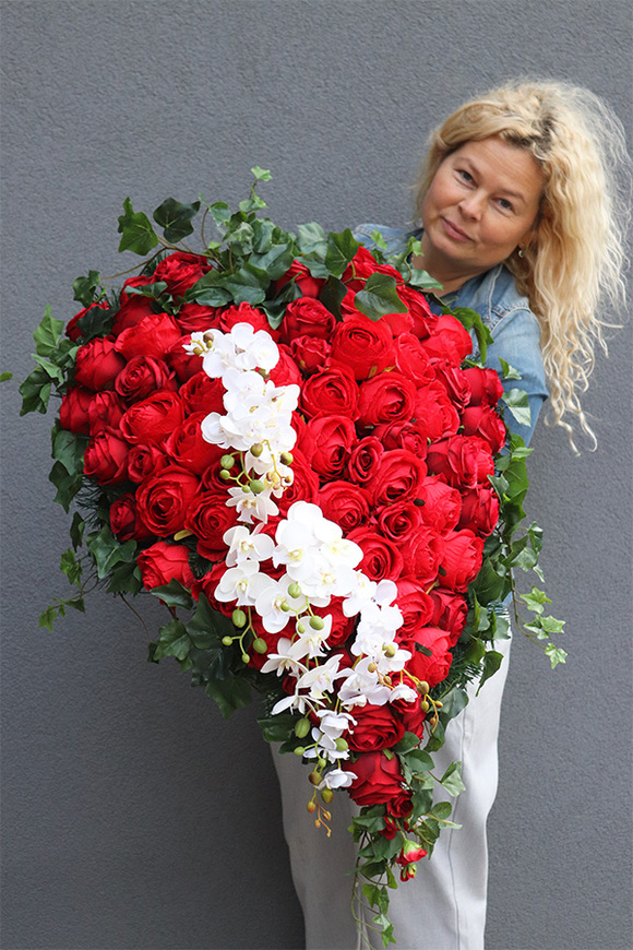 Broken Heart, bogata wiązanka nagrobna z róż