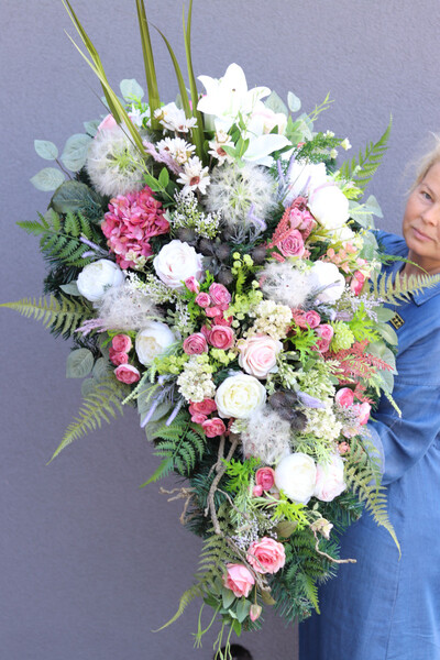 Dandelion Memory, bogata wiązanka nagrobna
