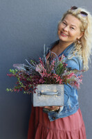 Veroni, kompozycja kwiatowa w metalowej szufladzie