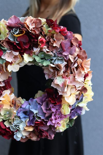 Jesienna Merra, wianek na drzwi z hortensjami