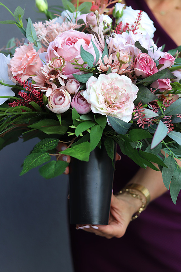 Dulea, bukiet nagrobny we wkładzie z orchideą