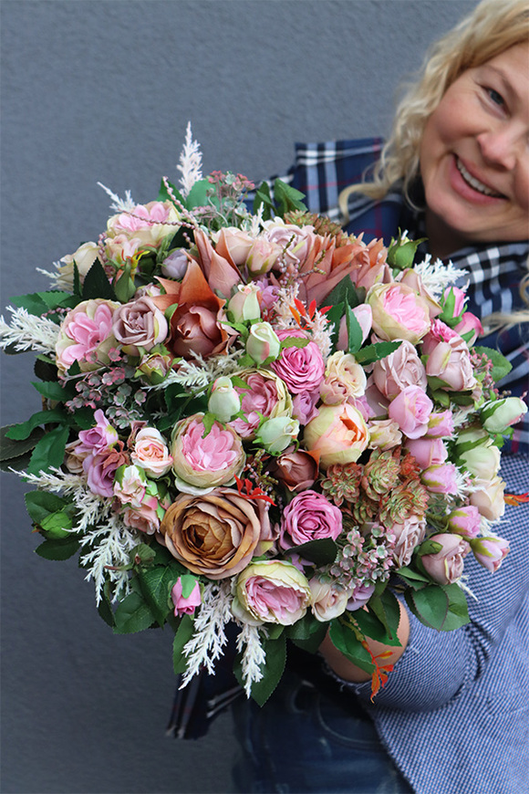 Springa, wiosenna kompozycja kwiatowa w naczyniu Klientki, wym.20x33cm 