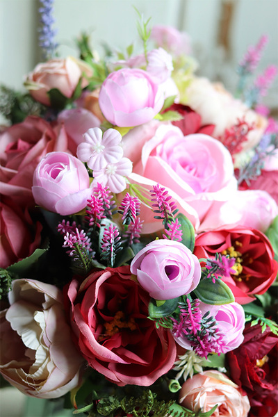 Bella Lux Corrida, kompozycja kwiatowa w szklanym wazonie