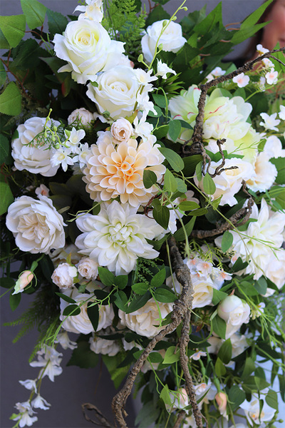 White Palace, kompozycja nagrobna w donicy