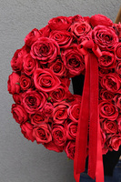 Różany Dom, czerwony wianek z różami
