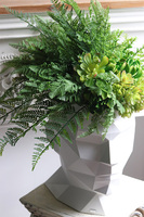 White Adonis Head, nowoczesna dekoracja zielona w głowie