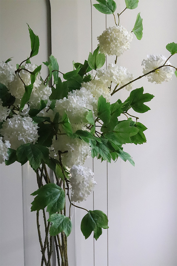 Kalina Bottle, bukiet kwiatów w wazonie