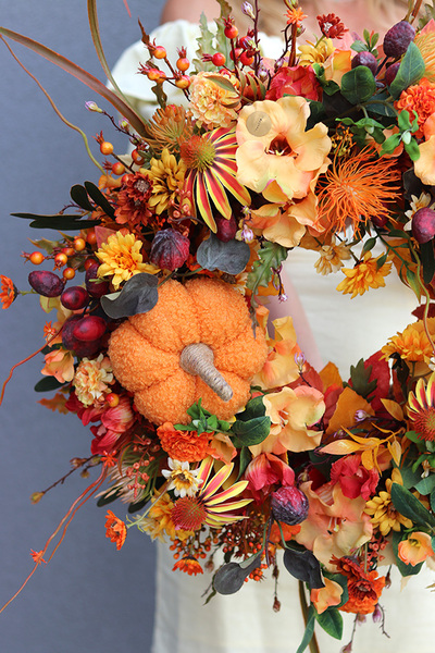 Pomarańczowa Aura, jesienny wianek na drzwi, śr.48cm