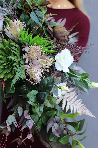 Kora Drzewa, nowoczesna dekoracja nagrobna w korze