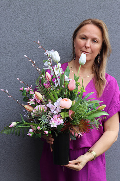 Różowa Przestrzeń, bukiet nagrobny we wkładzie do wazonu, dł.50cm 