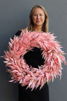 Pink Cavellia, różowy wianek z ruskusem