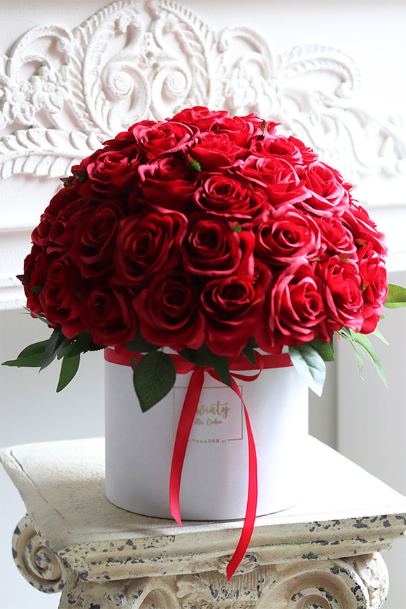 box na prezent Jubileo 60 Róż, w wybranym kolorze kwiatów i pudełka