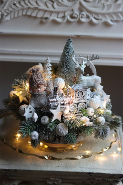 Ekspres Polarny 2, świąteczny stroik na plastrze drewna, wym.26x27cm