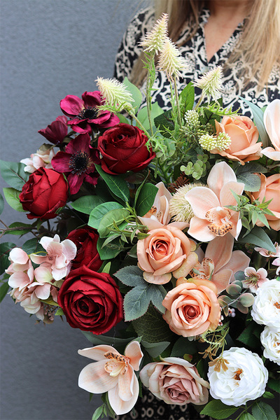 Filharmonica Opera, elegancka kompozycja kwiatowa