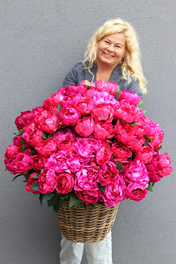 bogaty kosz z różowymi peoniami Loritta 2, wym.80x80cm