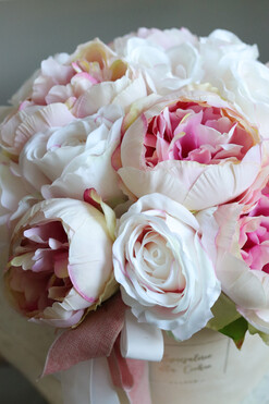 Cedite Peonies, flowerbox welurowy, wys.28cm 