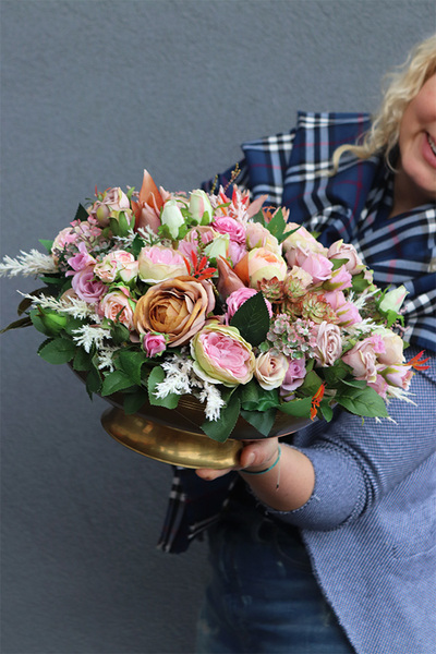 Springa, wiosenna kompozycja kwiatowa w naczyniu Klientki, wym.20x33cm 