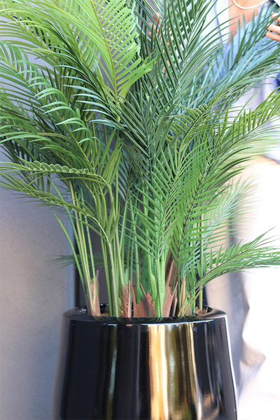 Palma Fiberglass London, sztuczna palma w lśniącej donicy