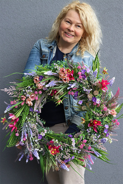 Wichry Namiętności, kwiatowy wianek dekoracyjny, rozp.57cm  