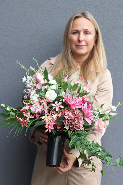 Nerietta, bukiet nagrobny we wkładzie