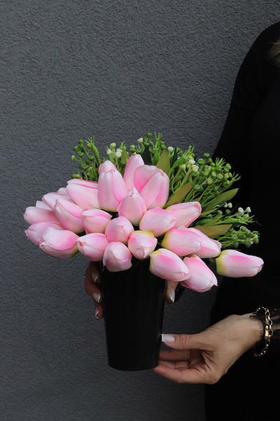 Tulippo New Design Candy, nowoczesny bukiet nagrobny we wkładzie