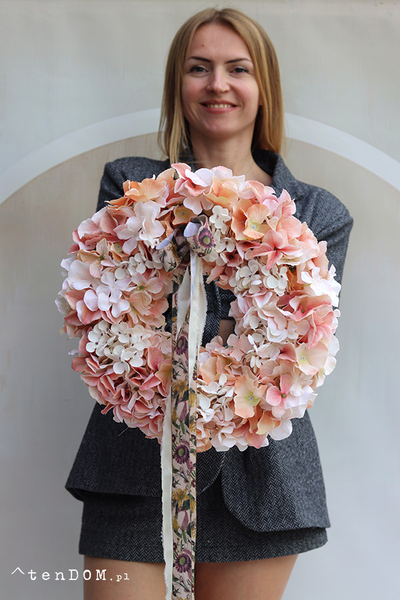 Hortensje Jesienne, wianek na drzwi z hortensji