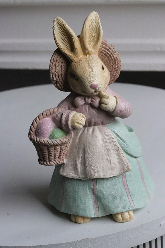 Bunny Cottage Vintage, figurka wielkanocna zajączek