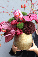 Salomonia, nowoczesna kompozycja kwiatowa, wym.60x62x30cm